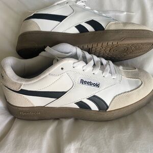 Reebok suede women’s Forte Lounger  White & Black Sneakers with Brown Sole